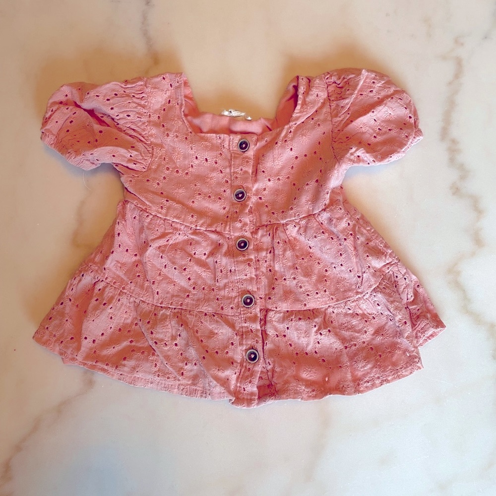 2/$15🍒 Pink Eyelet Button-Up Kids Blouse
